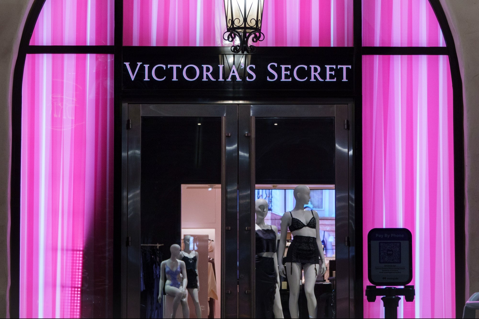 Is Victoria's Secret Down? Security Incident Closes Website