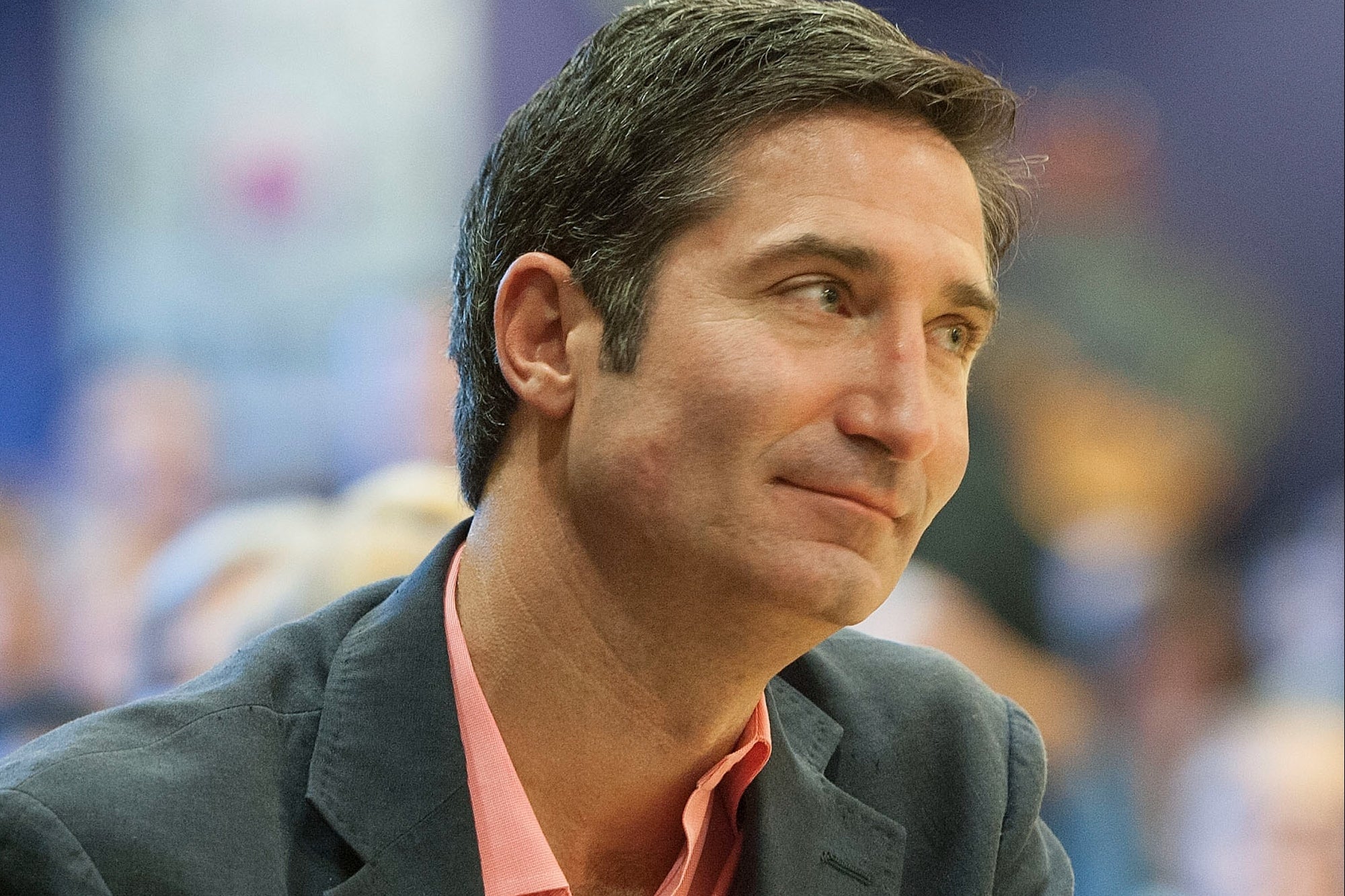 Starbucks Adding New Staff, Says Machines Alone Won't Cut It